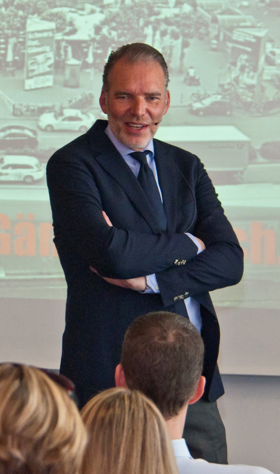 Alexander Verweyen in einem Vortrag vor Publikum